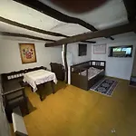 Kotlos Tanya * Zakanyszek