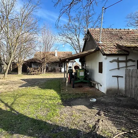 Kotlos Tanya 아파트