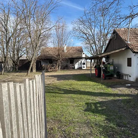 Kotlos Tanya * Zakanyszek
