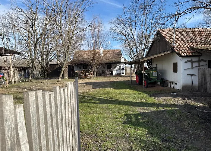 Kotlos Tanya * Zakanyszek